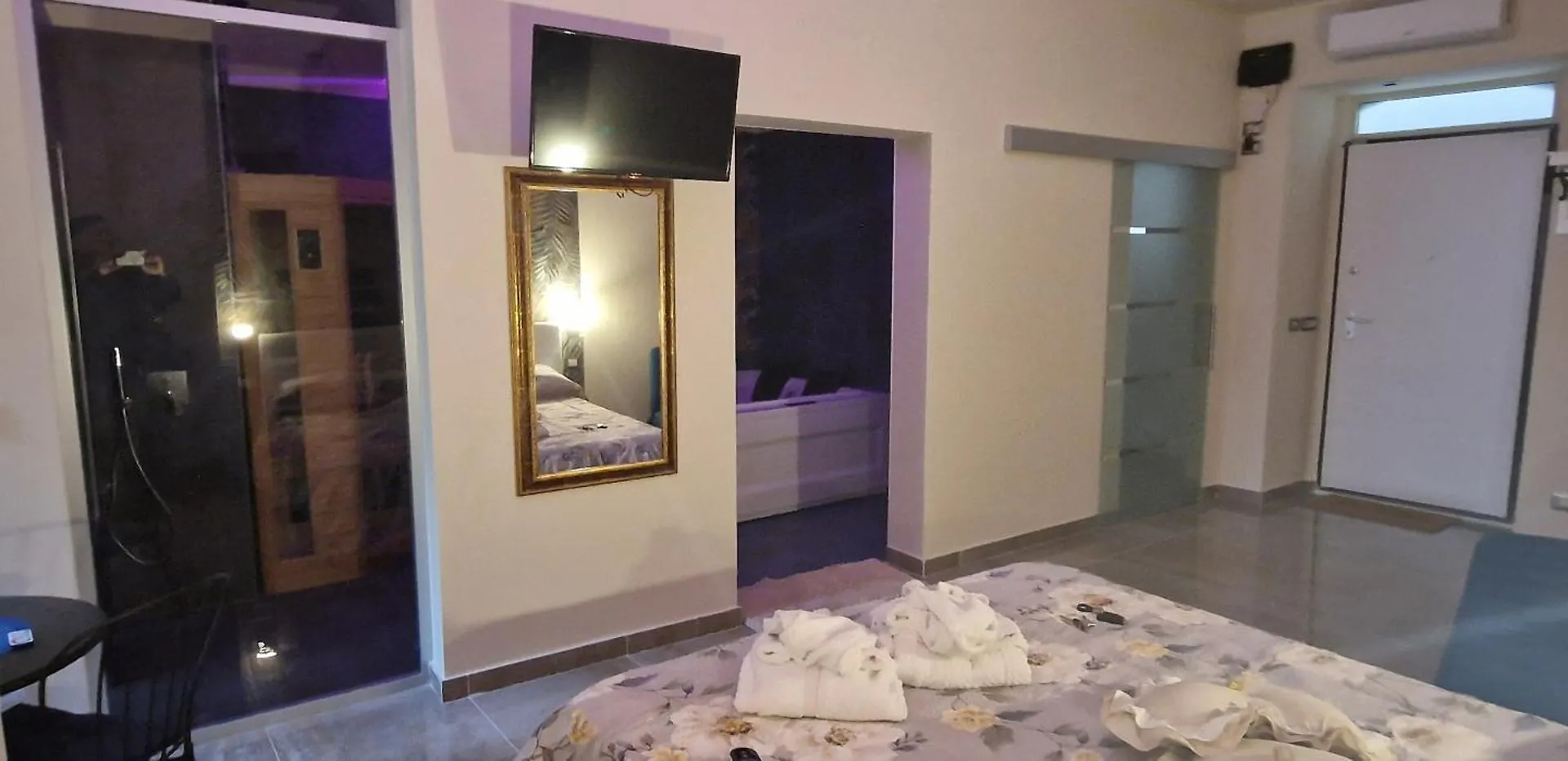 Pitta Room Suite & Private Spa Catania 0*,  Italia